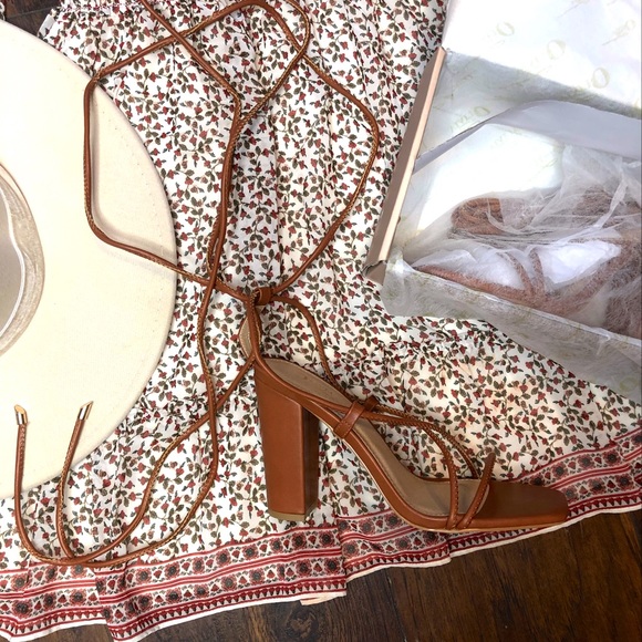 Lace up brown/tan block heels!! Just in time for spring break ☀️😍 - Picture 5 of 12